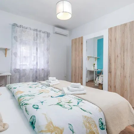 Lovely House With Garden Near City Centre Pula Extérieur photo
