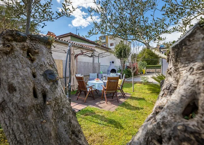 Lovely House With Garden Near City Centre
