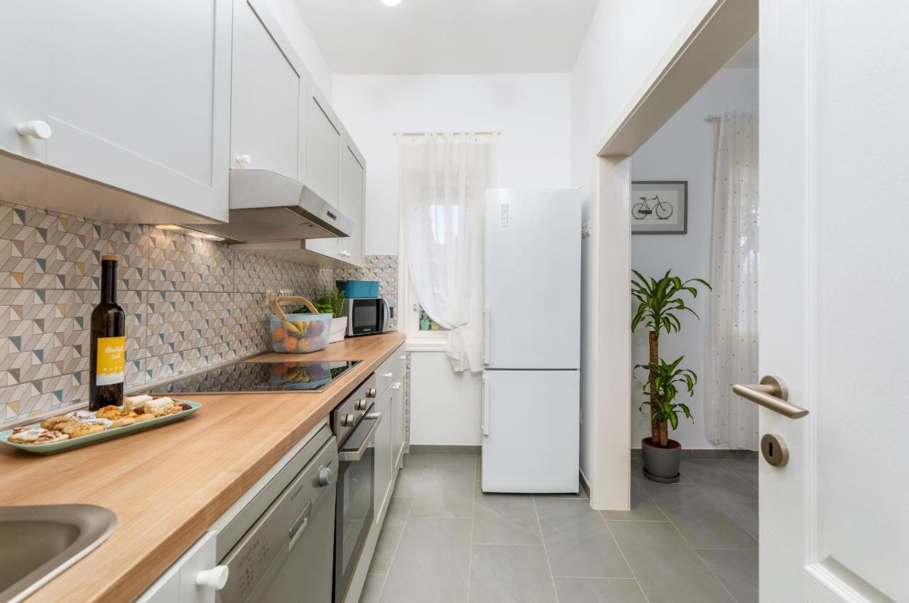 Lovely House With Garden Near Centre *