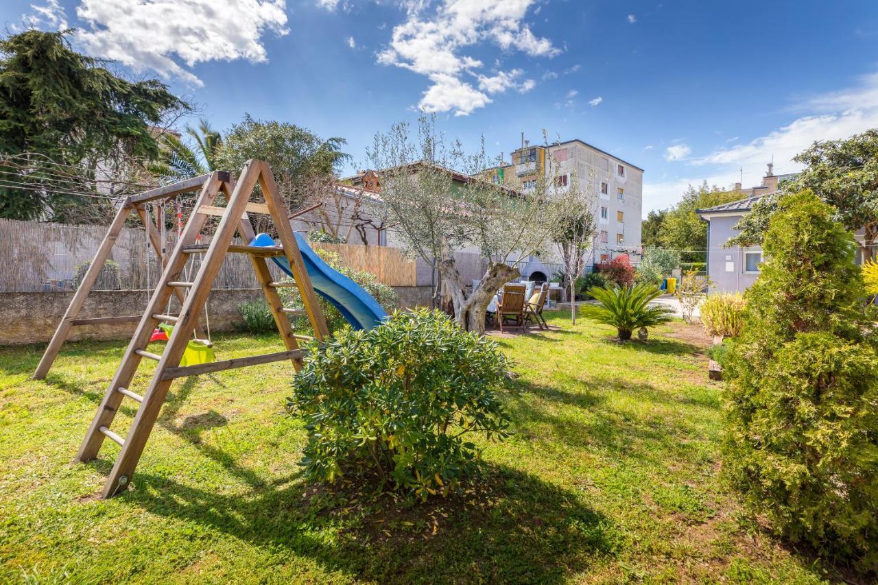 Hébergement de vacances Lovely House With Garden Near Centre