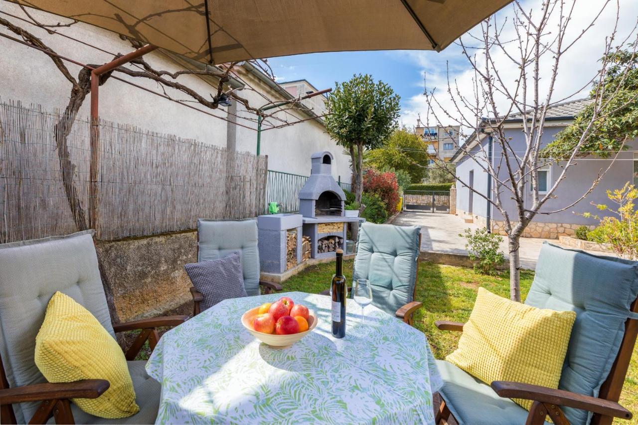 Hébergement de vacances Lovely House With Garden Near Centre *