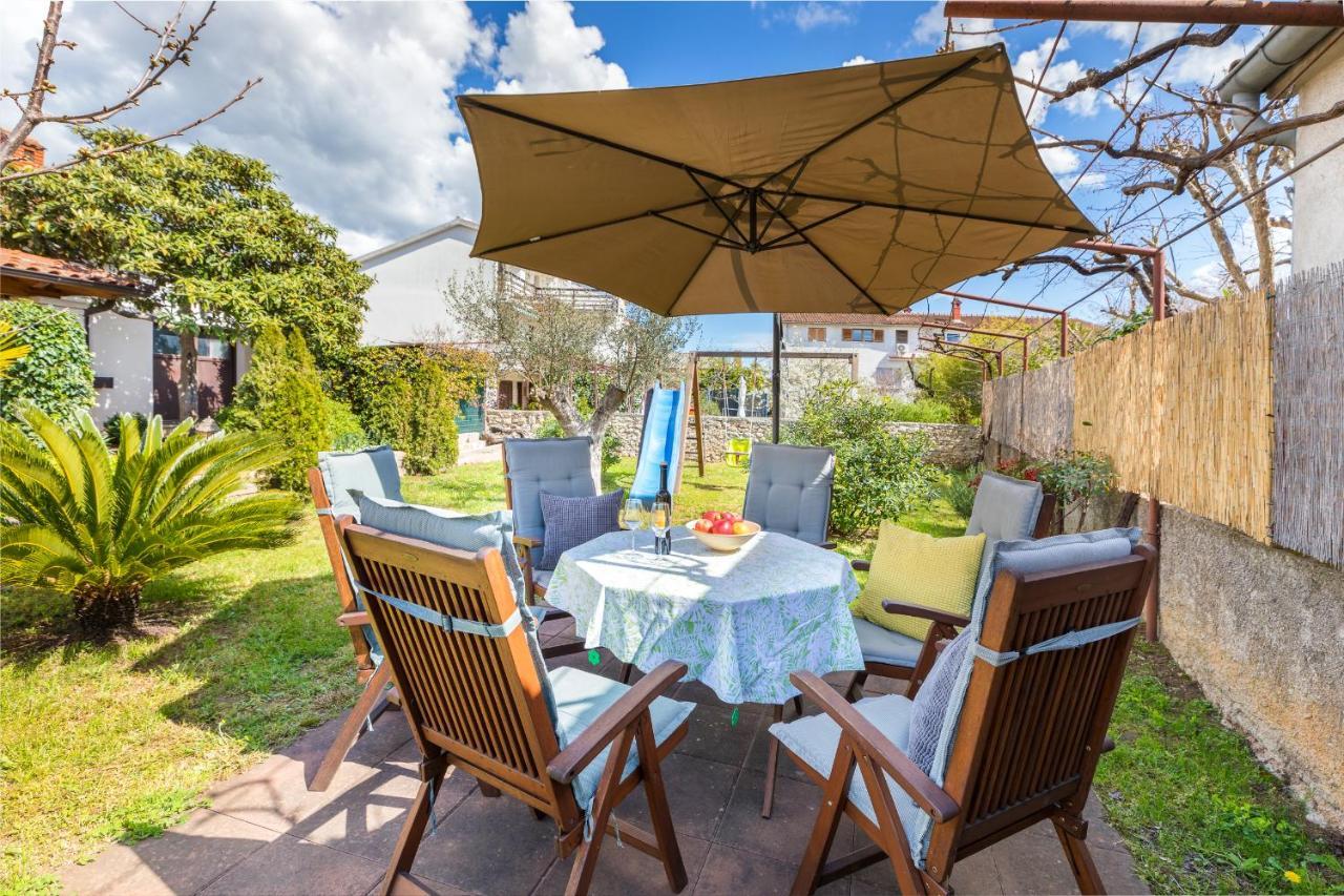 Hébergement de vacances Lovely House With Garden Near Centre *
