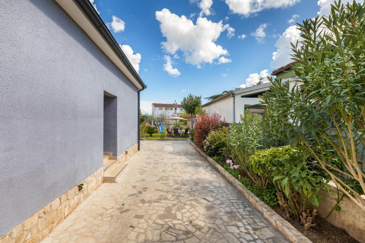 Lovely House With Garden Near Centre Holiday home *